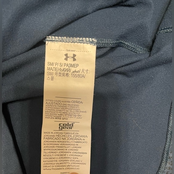 Under Armour Top‎ Small Cold Gear Fitted Pullover Shirt Running Gym - Picture 2 of 6